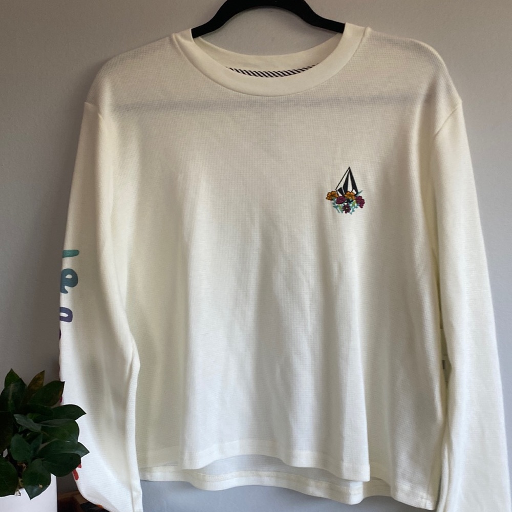NWT volcom shirt